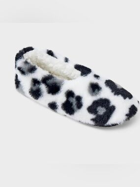 🆕 Auden Faux-Fur Slipper Socks in 🖤🤍🖤 -Black/White - M/L 8-10